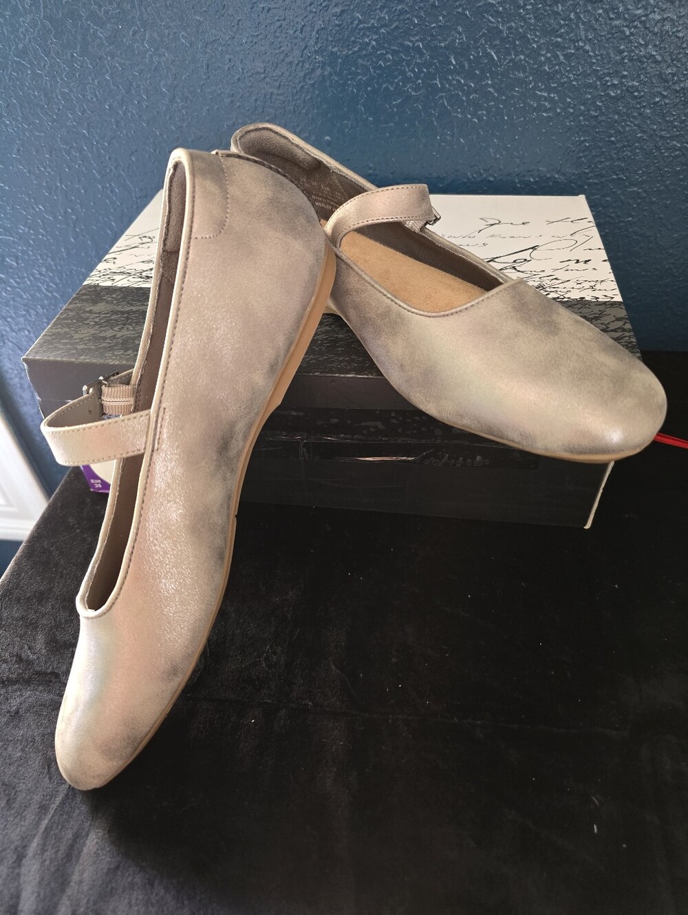 Dr. Scholl's Wexley Metallic Pewter Mary Jane Flats Sz 9.5 - Picture 4 of 11